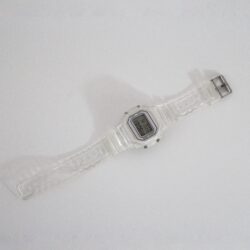 Reloj transparente